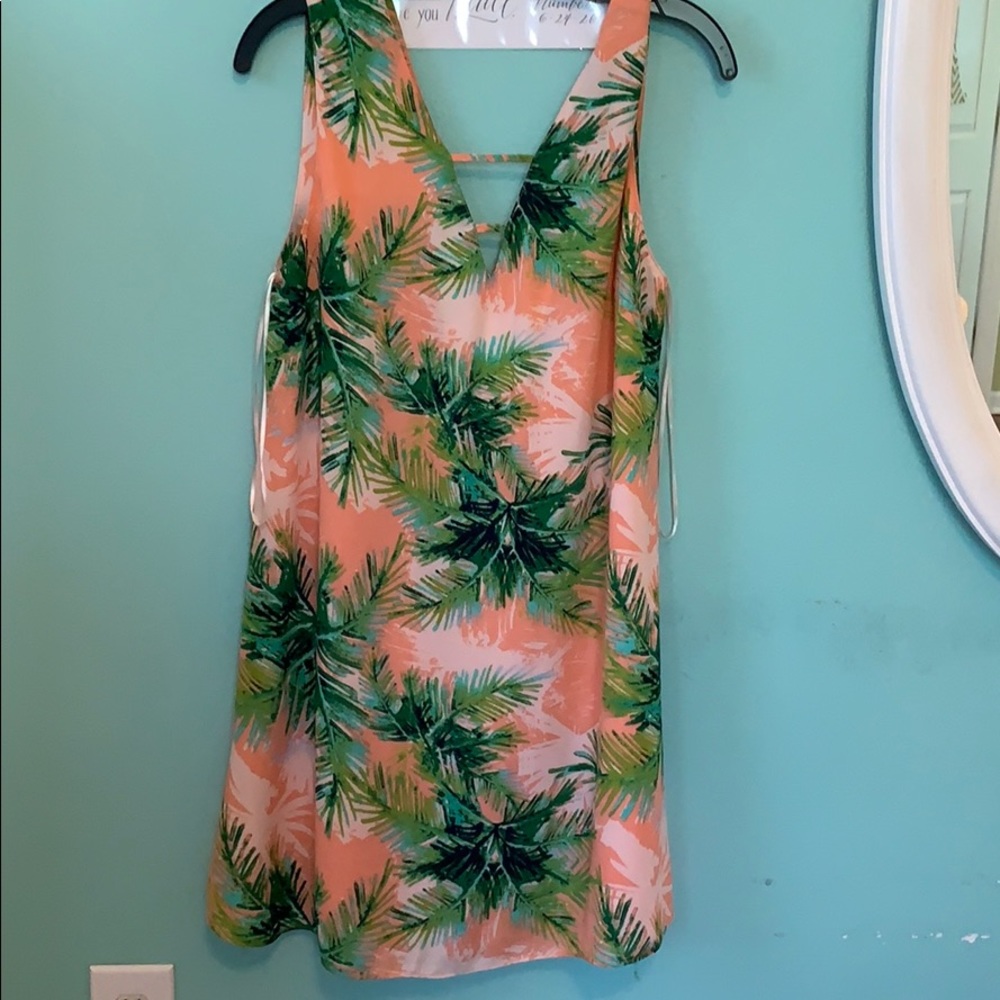 Hawaiian printed dress with a v in the front